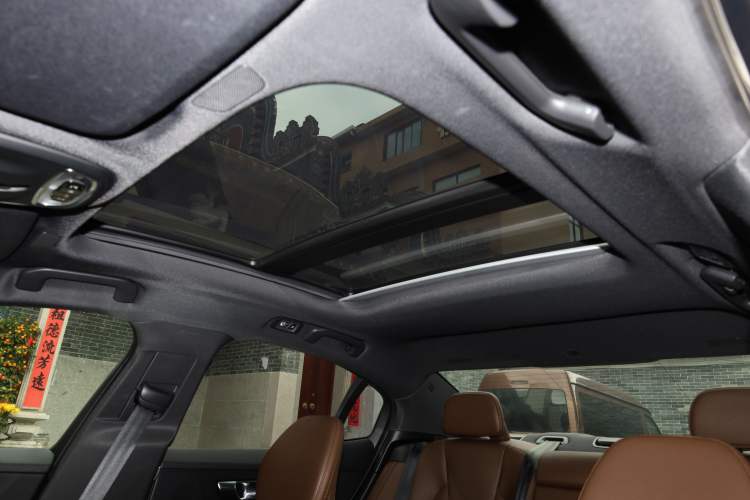 Used Volvo S60 New Energy 2022 T8 eDrive Hybrid All-Wheel Drive Smart Luxury Edition Interior 11