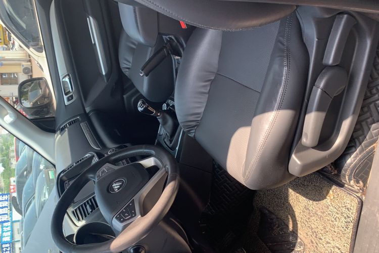 Used Foton Savana 2017 2.0T Manual 4x4 Gasoline Luxury Edition 5 Seats Interior 1