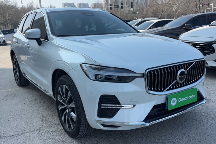 Used Volvo XC60 2023 B5 4x4 Smart Luxury Edition