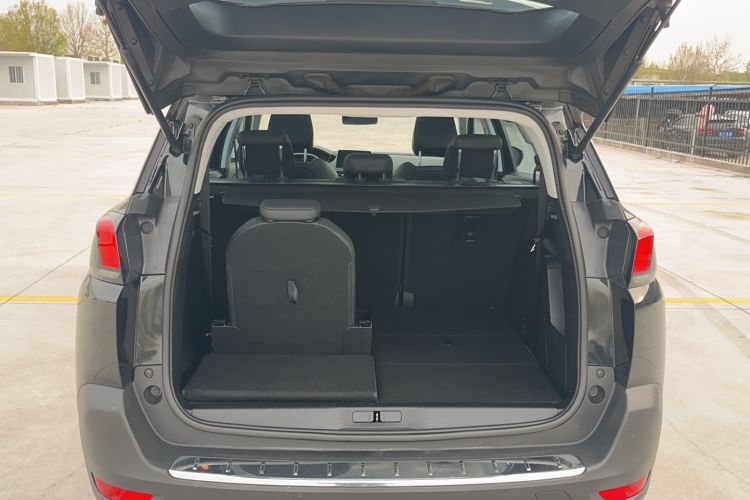 Used Peugeot 5008 2017 380THP 7-Seater Elite Edition Trunk