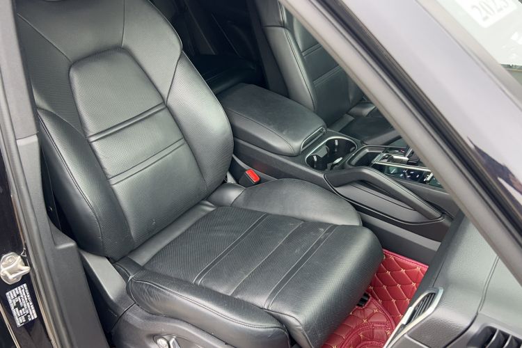 Used Porsche Cayenne 2018 Cayenne 3.0T Right Front Seat