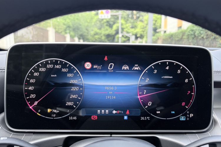 Used Mercedes-Benz C-Class 2024 Facelifted C-Class 260 L Night Edition Sports Version Odometer Close Up