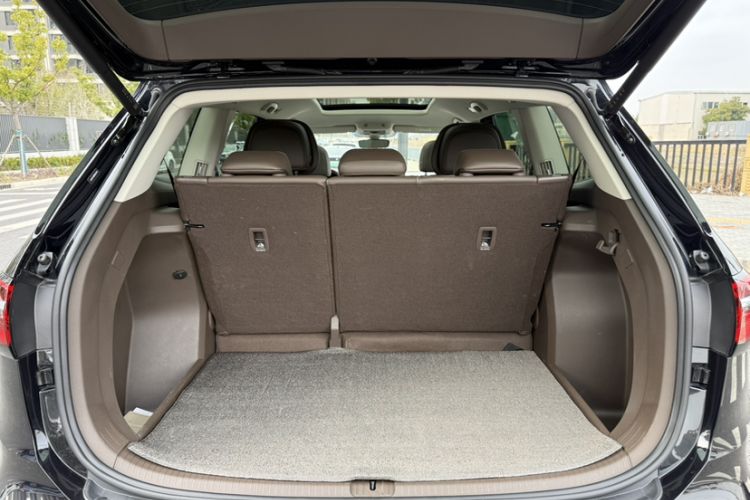 Used Volkswagen Viloran 2024 380TSI Premium Edition Trunk