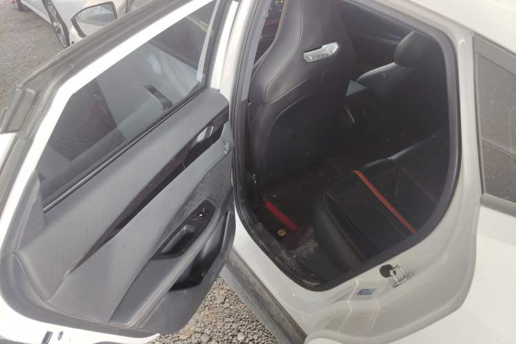 Used CHANGAN UNI-V 2024 1.5T Prestige Edition
