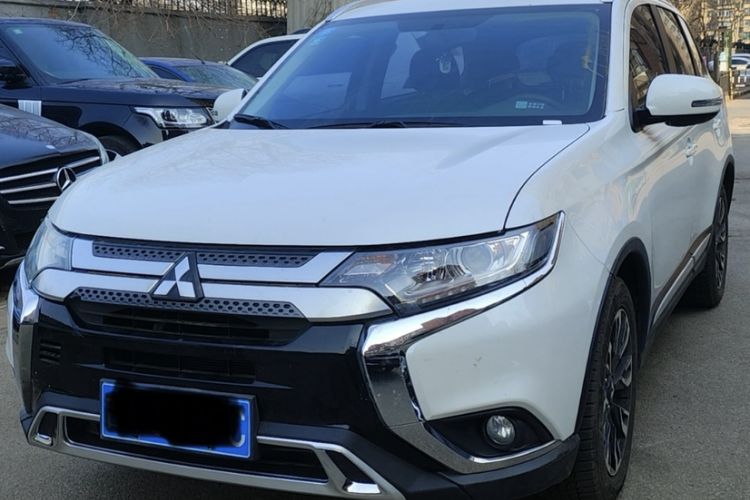 Used Mitsubishi Outlander 2019 2.0L Two-Wheel Drive Comfort Edition 5 Seats China VI Standard
