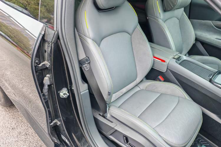 Used Lynk & Co 08 EM-P 2024 120km Long-Range Plus
