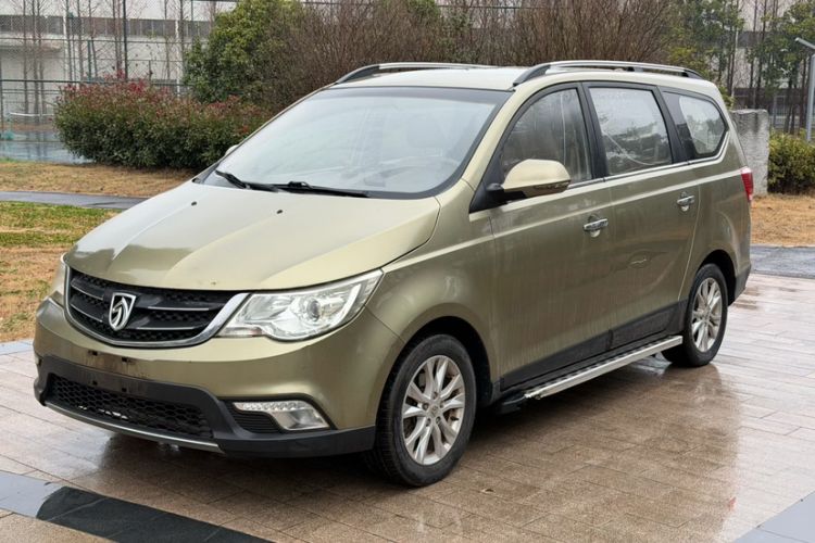 Used Baojun 730 2014 1.5L manual Comfort ESP version 7 seats