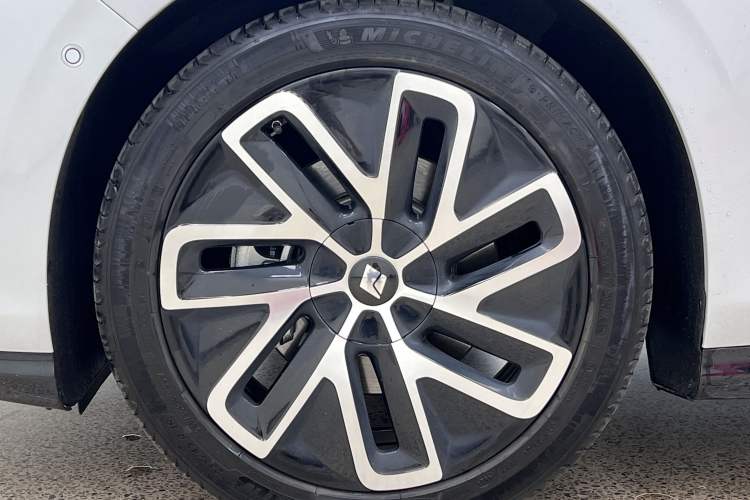 Used Baojun Enjoy 2025 Plug-in Hybrid 140km Luxury Edition
