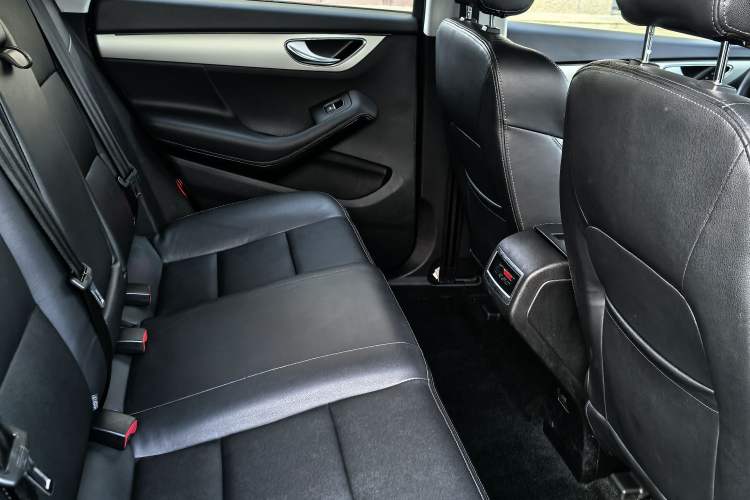 Used Zotye SR7 2016 1.5T CVT Cube Road Edition China V Standard
