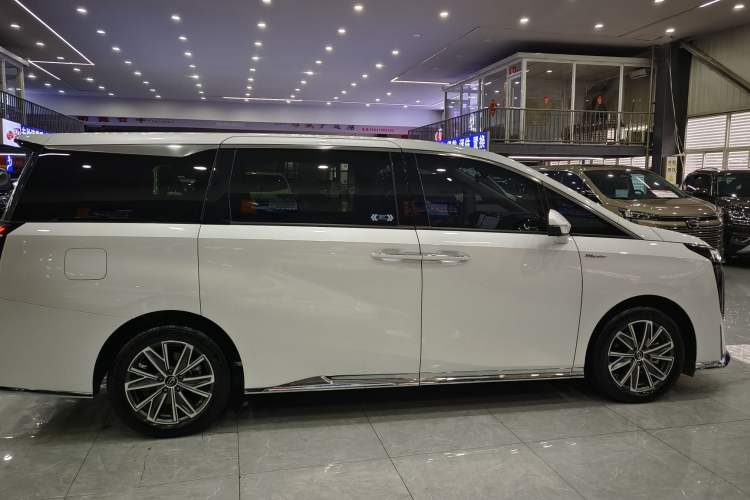 Used GAC Trumpchi M8 2024 Master Series 400T Prestige Edition