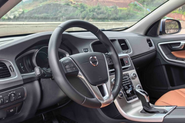 Used Volvo S60 2018 S60L T4 Smart & Ambitious Edition
