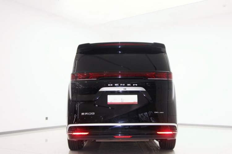 Used Denza D9 2024 DM-i 980 Four-Wheel Drive Prestige Model
