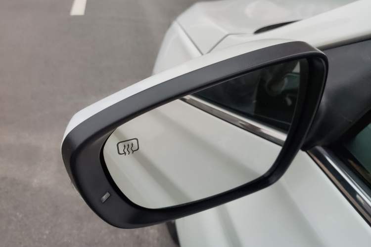 Used CHANGAN Eado DT 2019 1.6L Automatic Smart Enjoyment Model China VI Standard Exterior 8