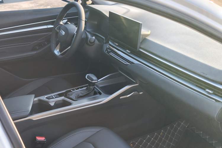 Used Geely Auto Emgrand 2025 4th Generation 1.5L CVT Longteng Edition
