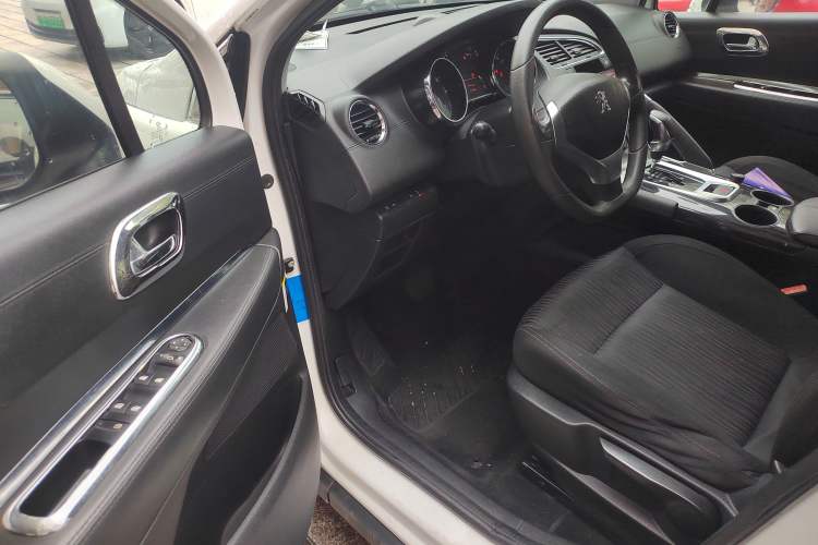 Used Peugeot 3008 2015 2.0L Automatic Classic Edition