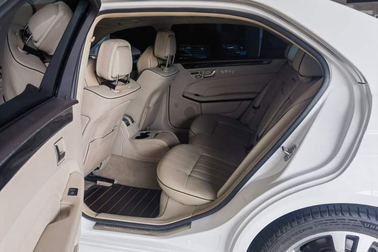 Used Mercedes-Benz E-Class 2015 E 260 L Sport Edition Interior 1