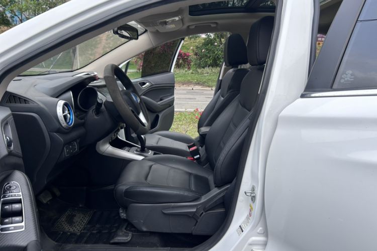 Used BYD Yuan New Energy 2018 EV360 Smart Connect Cool Edition Interior 3