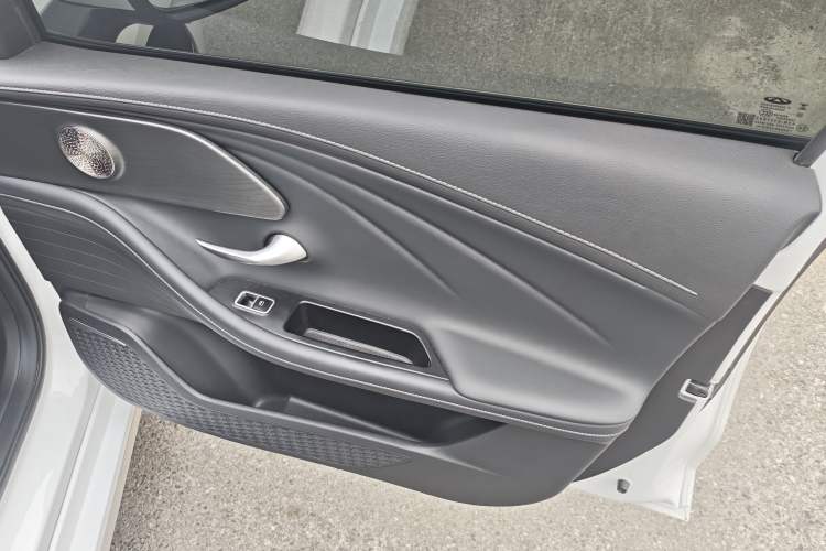 Used Chery Arrizo 8 2023 1.6T DCT Elite Interior 5