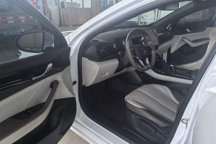 Used BYD Qin PLUS 2023 Champion Edition DM-i 55KM Leading Model
