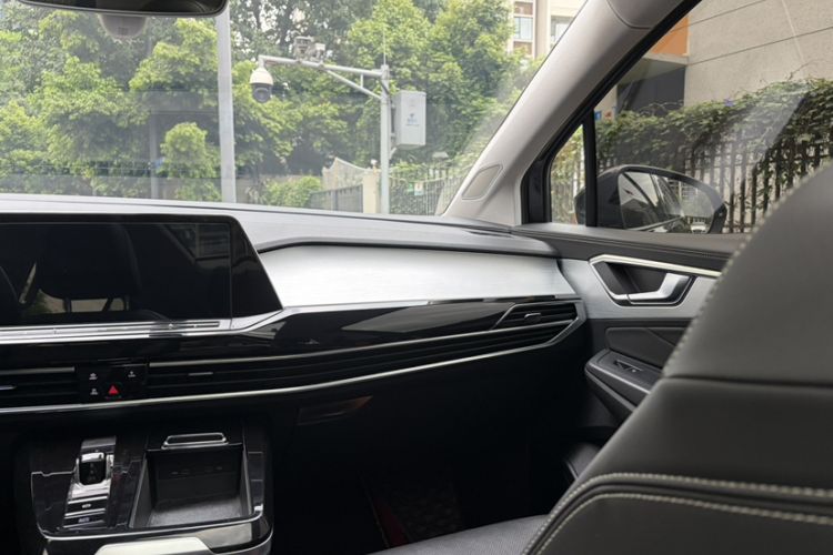 Used Volkswagen Talagon 2021 330TSI Two-Wheel-Drive Luxury Edition – Scenic Version Interior 8