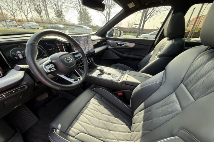 Used GAC Trumpchi GS8 2024 Linghang Series 2.0 TGDI Two-Wheel Drive Luxury Smart Connectivity Version Interior 6