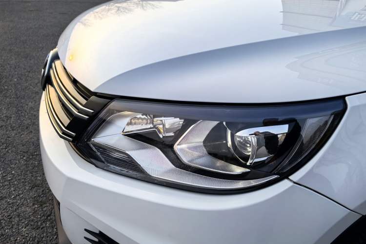 Used Volkswagen Tiguan L 2016 280TSI Automatic Two-Wheel-Drive Silk Road Style Edition
