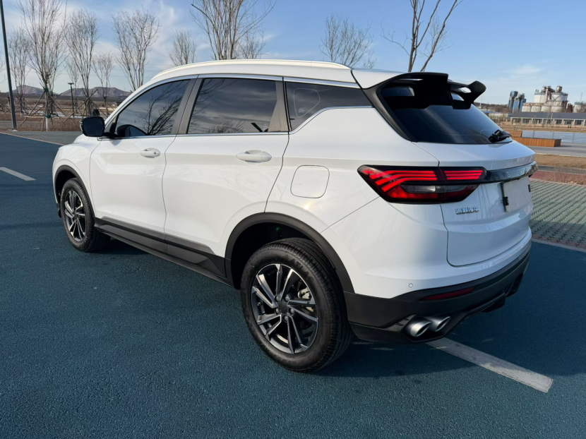 Geely Auto Coolray 2023 1.5T DCT Platinum Edition — снимка 10