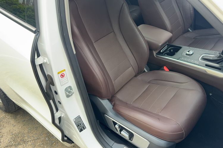 Used Wey VV5 2017 2.0T Ultra-Luxury Version
