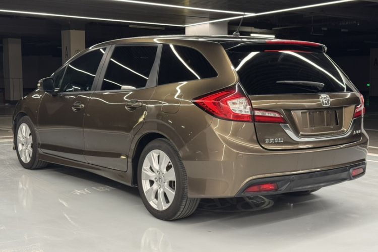 Used Honda Jade 2013 1.8L automatic Comfort version 5 seats
