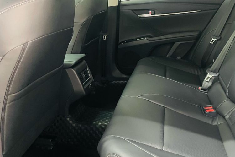 Used Toyota Camry 2026 Model Dual-Engine 2.0HSE Sport Lite Edition
