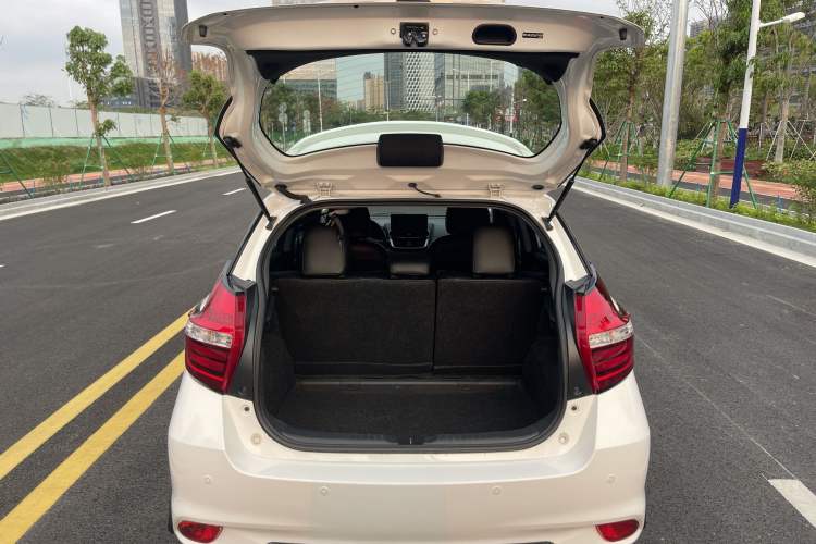 Used Toyota YARiS L Zhi Xuan 2020 1.5L CVT Leading Edition Trunk