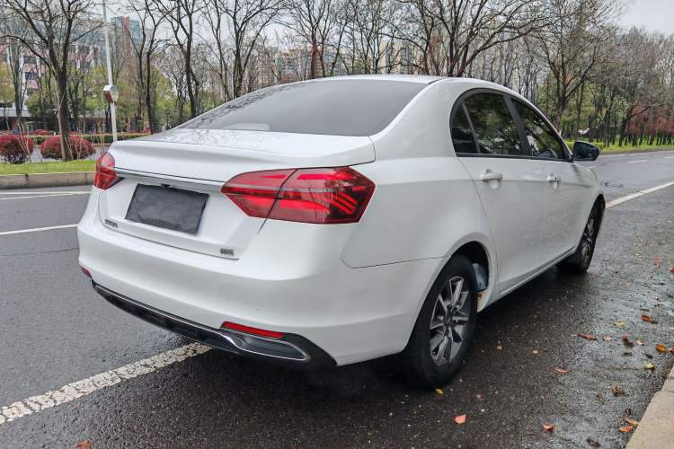 Used Geely Auto Emgrand 2019 Leading Edition 1.5L CVT Luxury Model China VI Standard Exterior 5