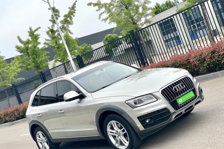 Used Audi Q5 2017 Plus 40 TFSI Technology Model