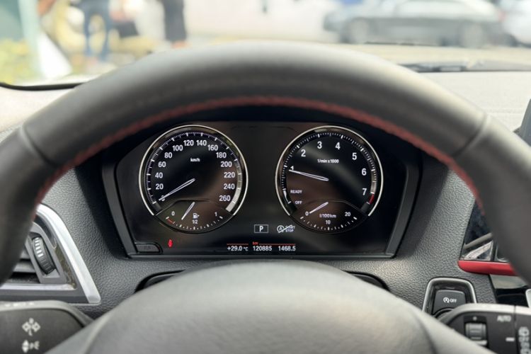 Used BMW 1 Series 2018 118i Sport Design Package Odometer Close Up