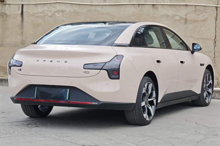 Used XPeng MONA M03 2024 620 with Ultra-Long Range Exterior 5