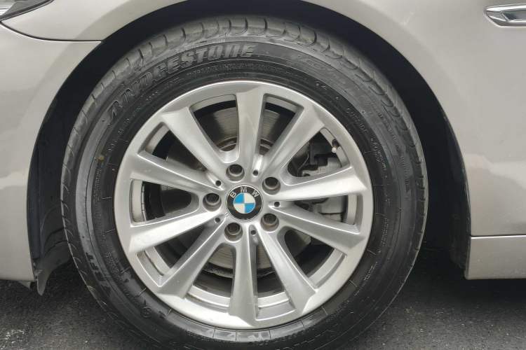 Used BMW 5 Series 2014 520i Elegant Edition Exterior 10