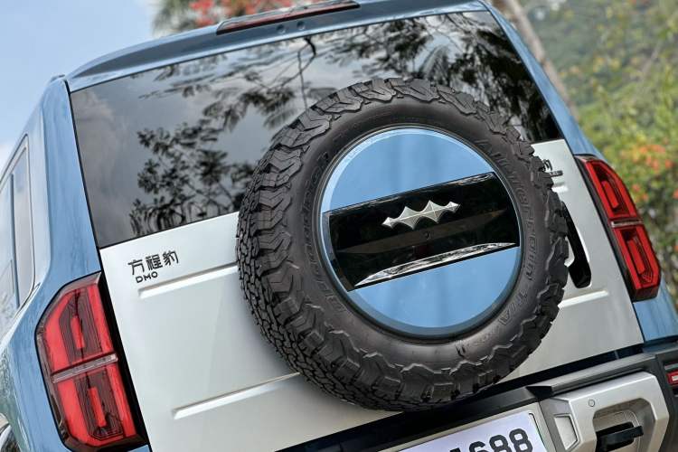 Used Formula Leopard Leopard 5 2023 Navigator Edition