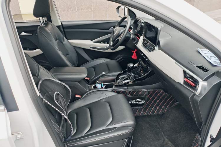 Used Baojun 530 2019 1.5T CVT Luxury Model 7 Seats China V Emission Standard
