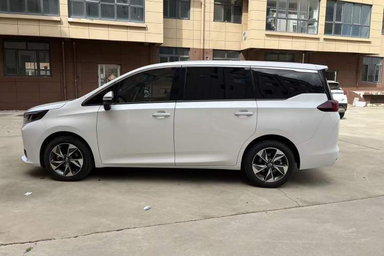 Used GAC Trumpchi M6 2023 PRO 270T DCT Luxury Edition
