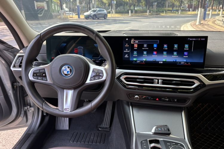 Used BMW i3 2023 eDrive 40 L Midnight Sports Package
