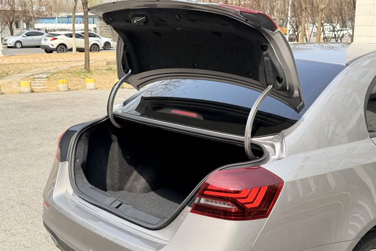 Used Geely Auto Emgrand 2021 UP 1.5L CVT Luxury Model
