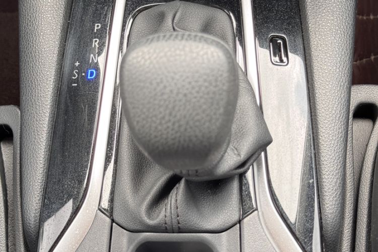 Used Toyota Corolla Cross 2024 2.0L Smart Electric Hybrid Dual-Engine Pioneer Edition
