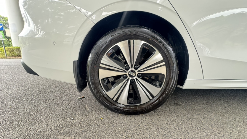 Geely Galaxy A7 2025 Model EM-i 150km Long-Distance Edition — снимка 15