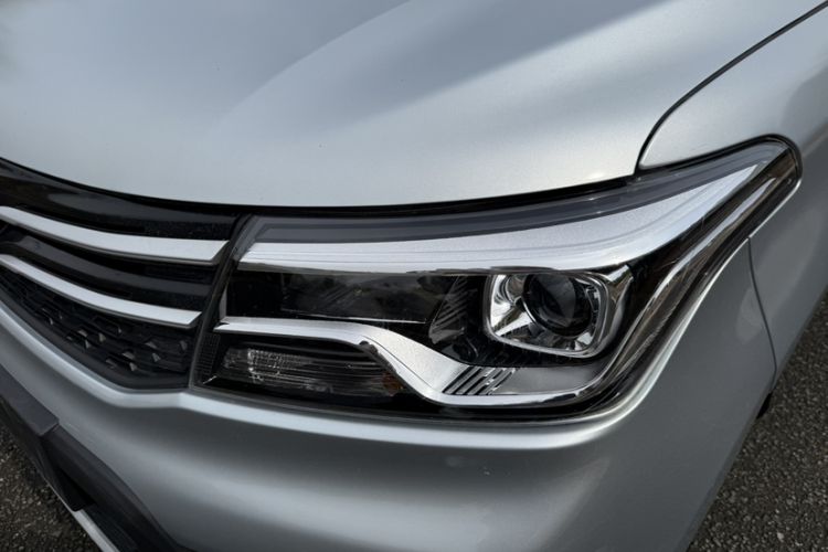 Used CHANGAN KAICHENG Ounuo S 2023 1.5L Deluxe Edition Dual-Steaming Air-Conditioned Passenger Van JL473QG 7 Seats Left Front Headlight