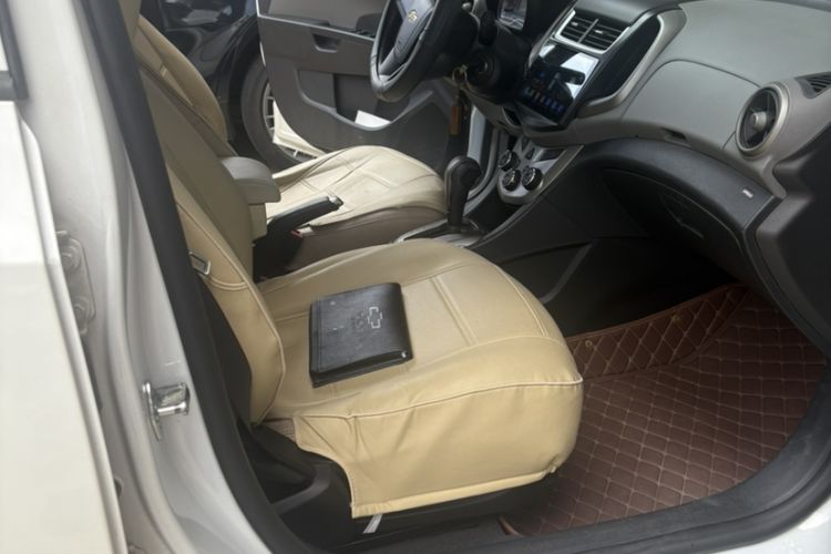 Used Chevrolet Aveo Sonic 2014 Sedan 1.4SL AT Fashion Edition