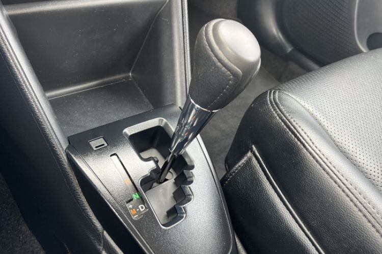 Used Toyota YARiS L Zhi Xiang 2020 1.5L CVT Leading Edition Gear Lever