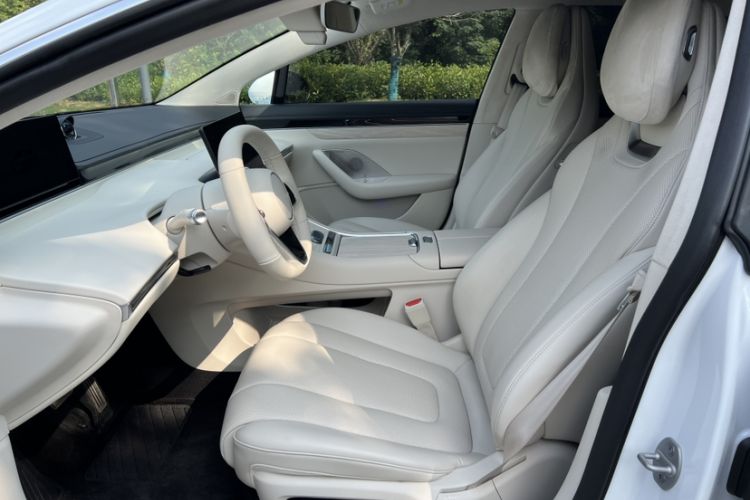 Used Hima Luxeed S7 2025 855 km Max Interior 3