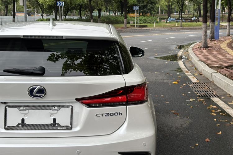 Used Lexus CT 2017 CT200h Comfort Edition Monochrome China V Standard