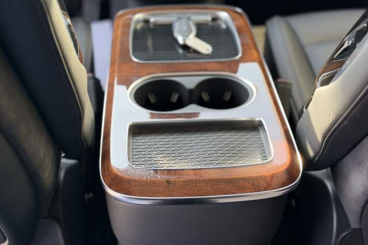 Used Hongqi HQ9 PHEV 2024 2.0T Four-Wheel Drive Luxury Edition