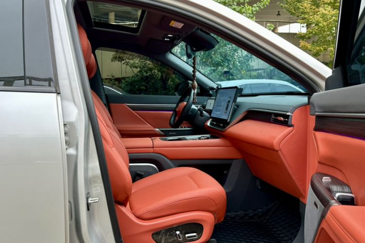 Used Dongfeng eπ eπ008 2024 210Max Range-Extended Version 6 Seats